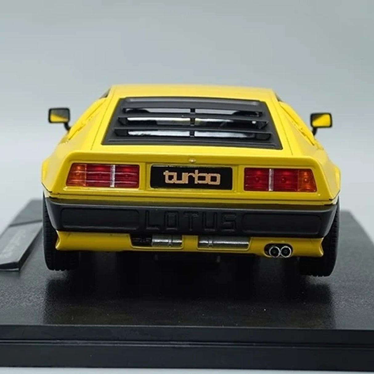 KK مقياس Lotus 1990 Esprit Yellow 1:18 – نموذج معدني قابل للجمع مصبوب، مصبوب.
