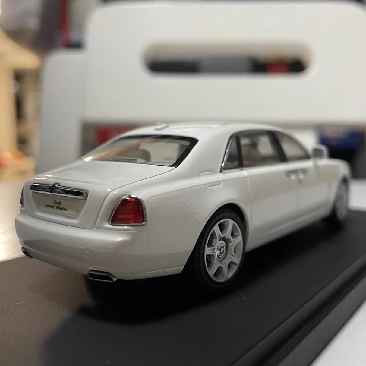 Kyosho Rolls-Royce 2009 Ghost White 1:43 – Collectible Diecast Model Die-Cast