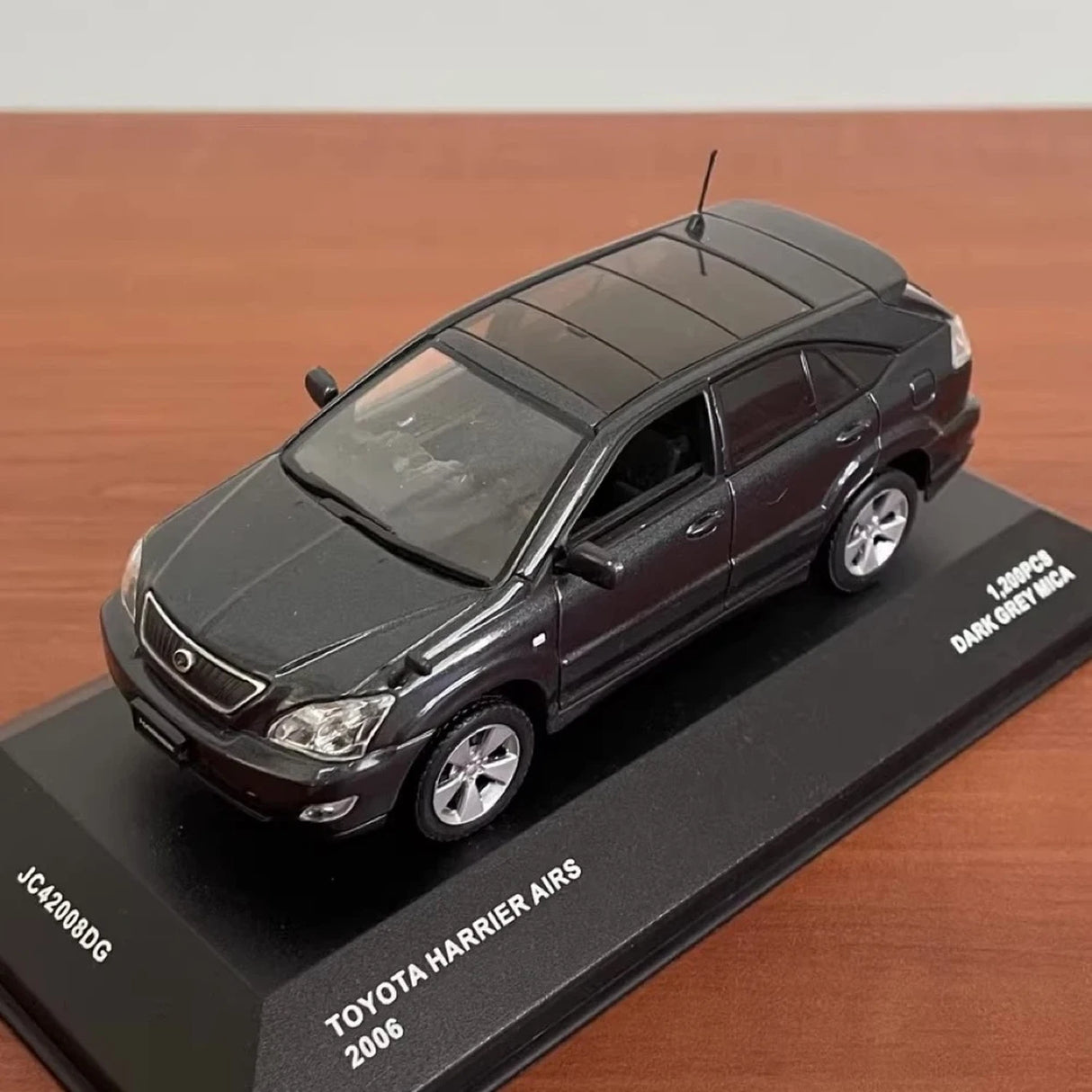 Kyosho Toyota 2006 Harrier XU30 Black 1:43 – Collectible Diecast Model Die-Cast