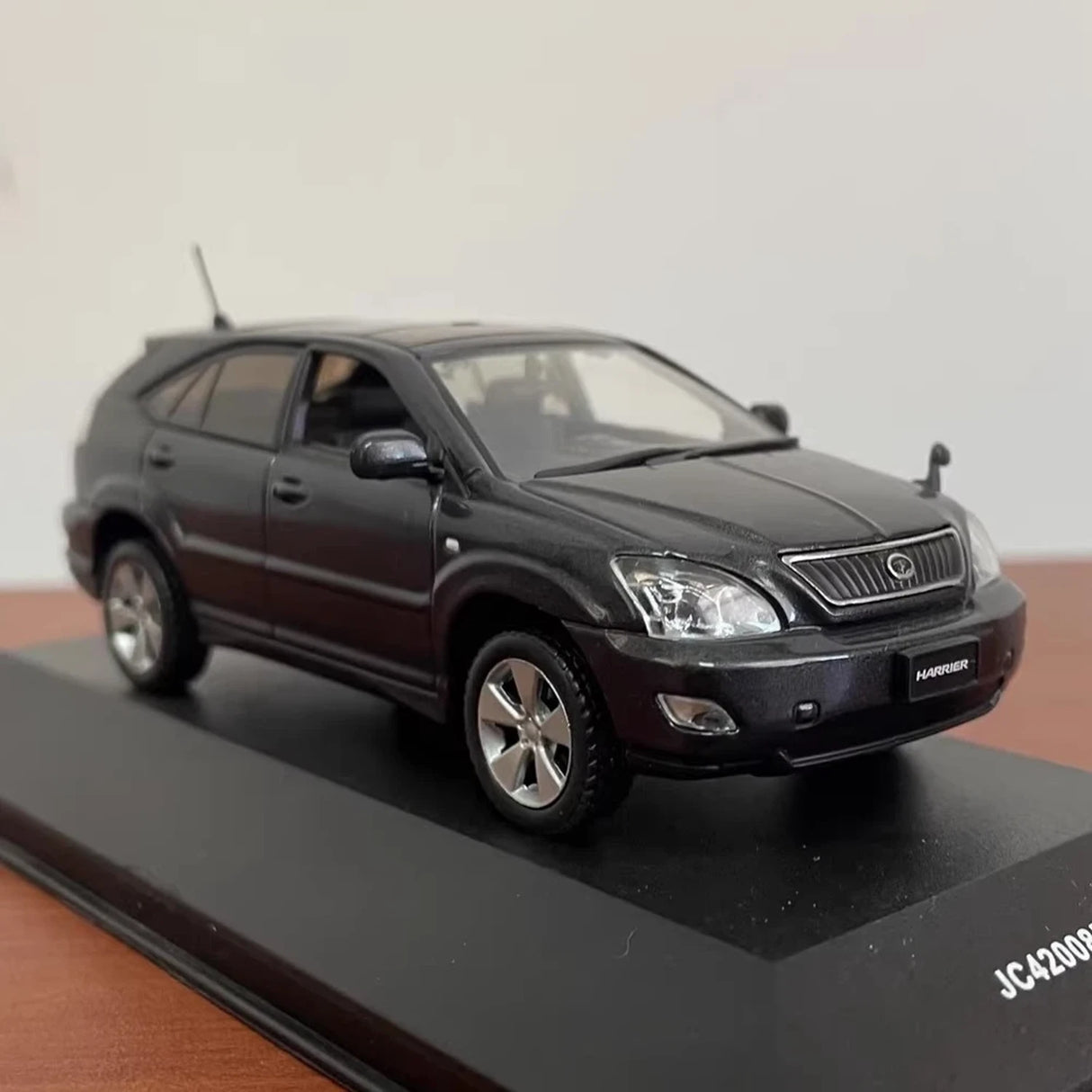 Kyosho Toyota 2006 Harrier XU30 Black 1:43 – Collectible Diecast Model Die-Cast