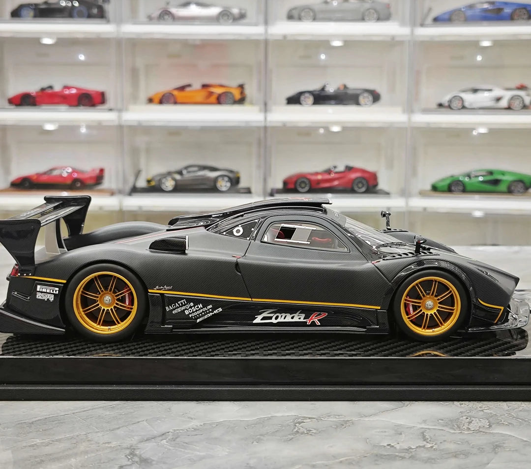 Kash Pagani 2009 Zonda R Matte Black 1:18 – Modello in resina collezionabile