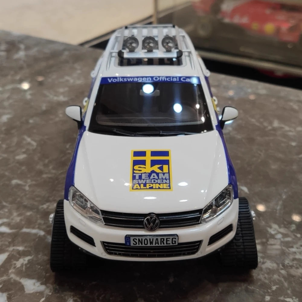 Kyosho Volkswagen 2010 Touareg Snowareg Sweden 1:18 – Collectible Diecast Model Die-Cast