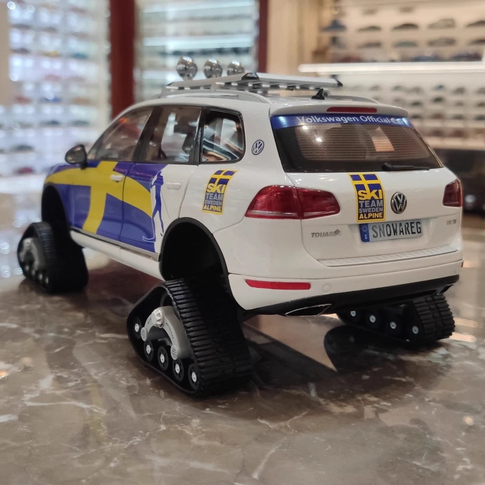 Kyosho Volkswagen 2010 Touareg Snowareg Sweden 1:18 – Collectible Diecast Model Die-Cast