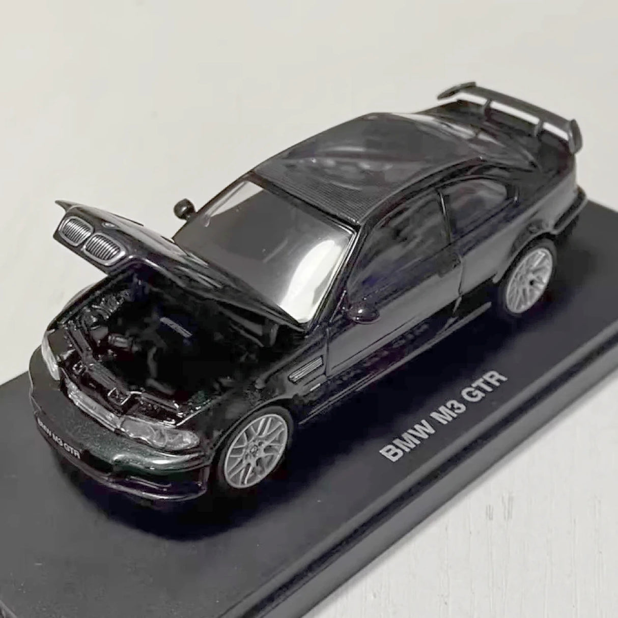 Kyosho BMW 2001 E46 M3 GTR Coupe verde 1:43 – modelo de coleção em metal fundido