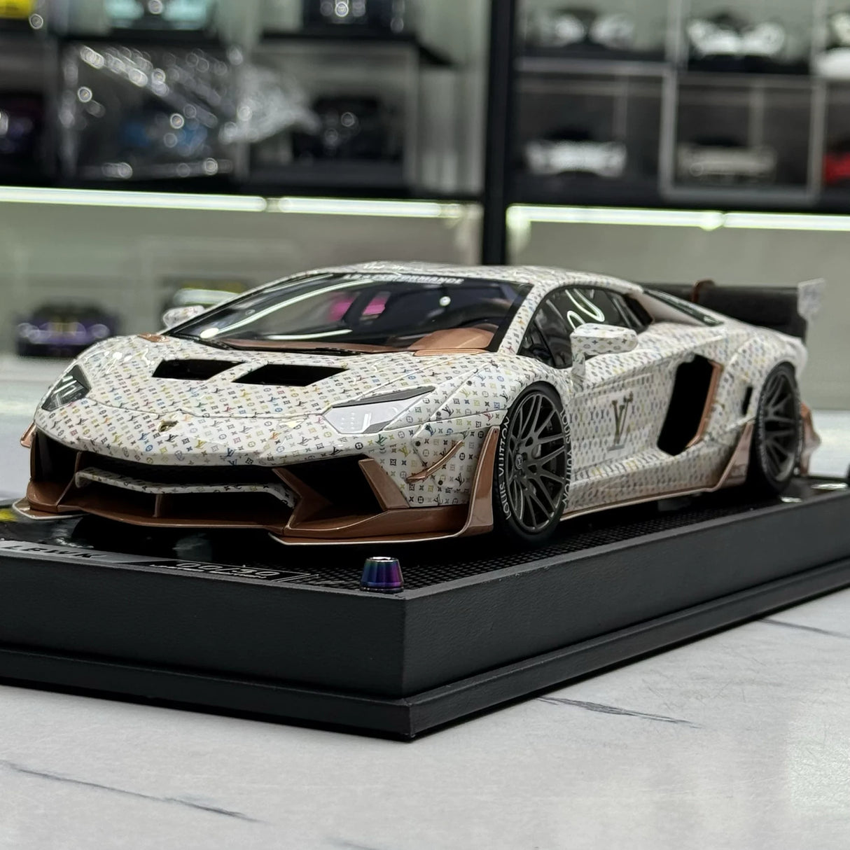 LBWK Lamborghini 2011 Aventador LB-ووركس بلون LV 1:18 – راتنج نموذجي قابل للجمع