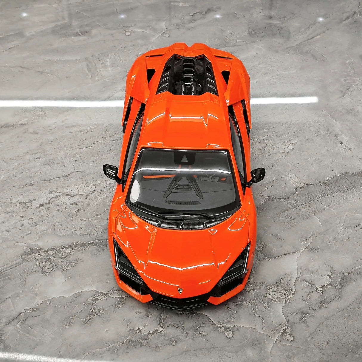 LCD Lamborghini 2024 Revuelto أورانج 1:18 – نموذج معدني قابل للجمع مصبوب.