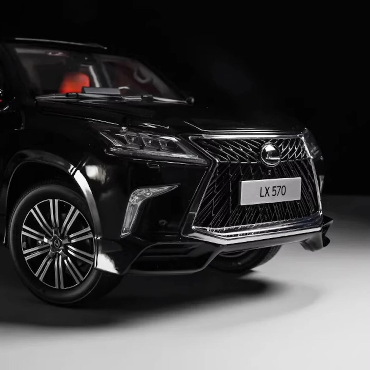 LCD Lexus 2018 LX 570 Black 1:18 – Collectible Diecast Model Die-Cast