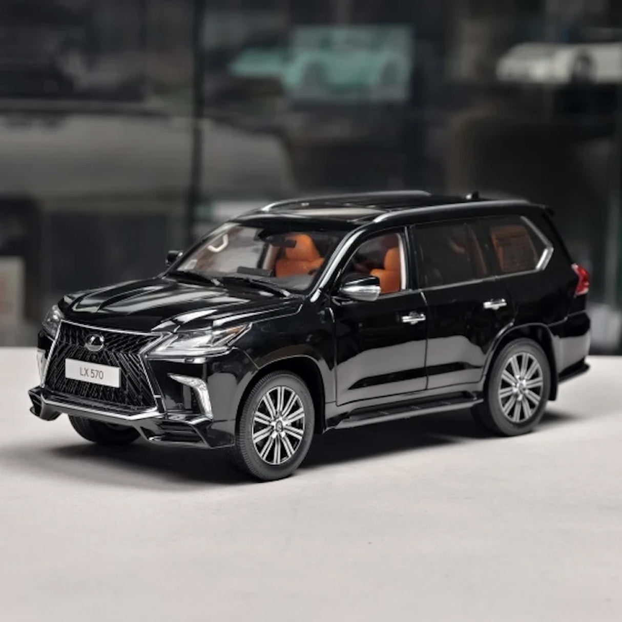 LCD Lexus 2018 LX 570 Black 1:18 – Collectible Diecast Model Die-Cast