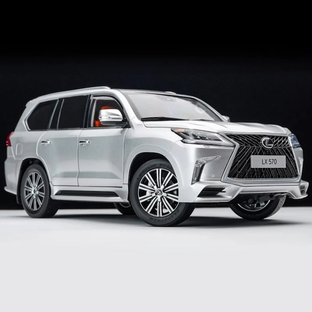 LCD Lexus 2018 LX 570 Silver 1:18 – Collectible Diecast Model Die-Cast