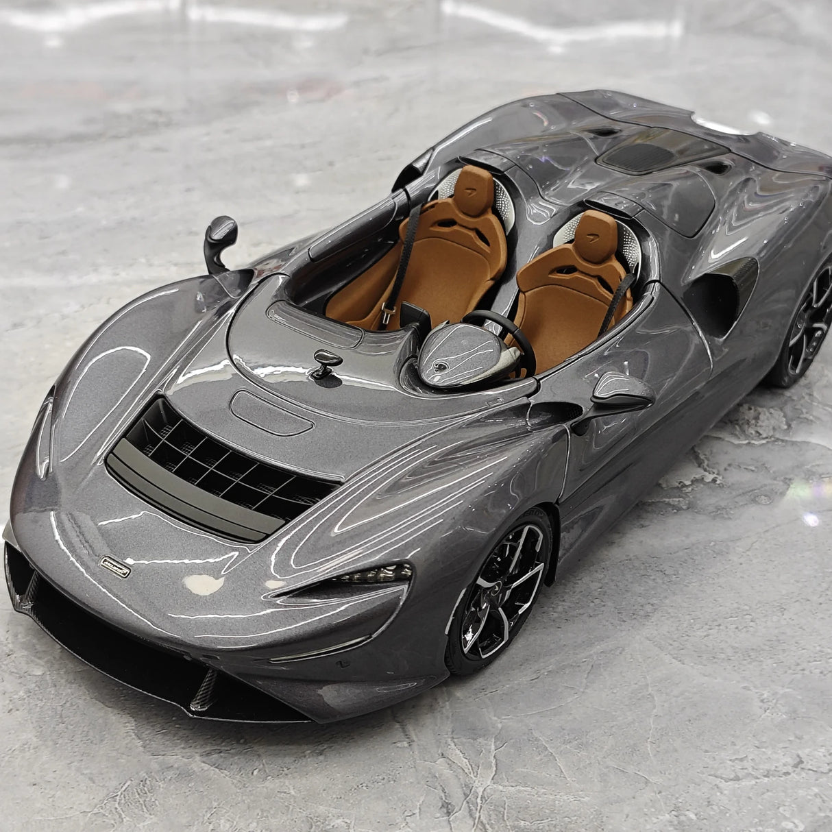 LCD McLaren 2020 Elva Heavy Grey Metallic 1:18 – Modello da collezione pressofuso