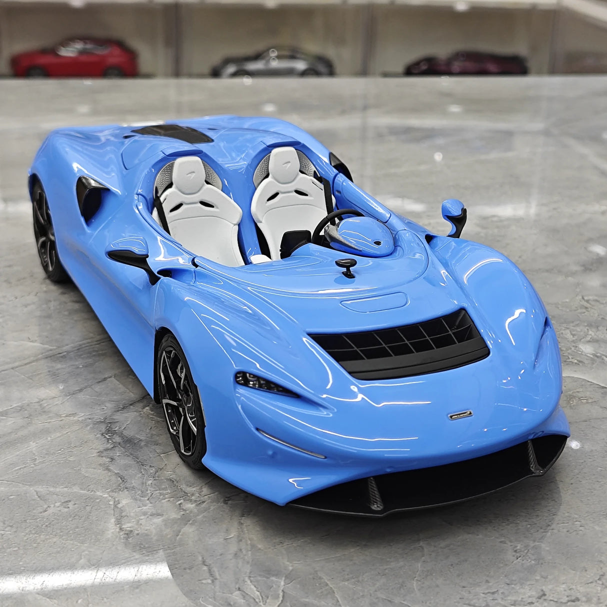 LCD McLaren 2020 Elva Light Blue 1:18 – Modello da collezione pressofuso