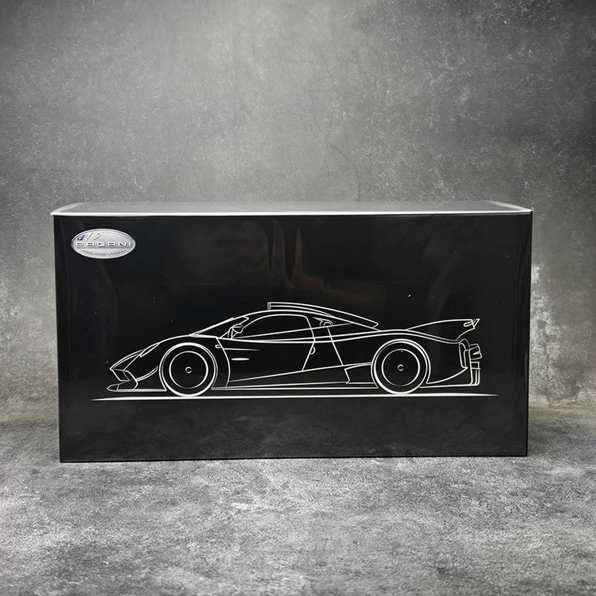 LCD Pagani 2021 Huayra R بلاك 1:18 – نموذج معدني قابل للجمع من القالب المصبوب