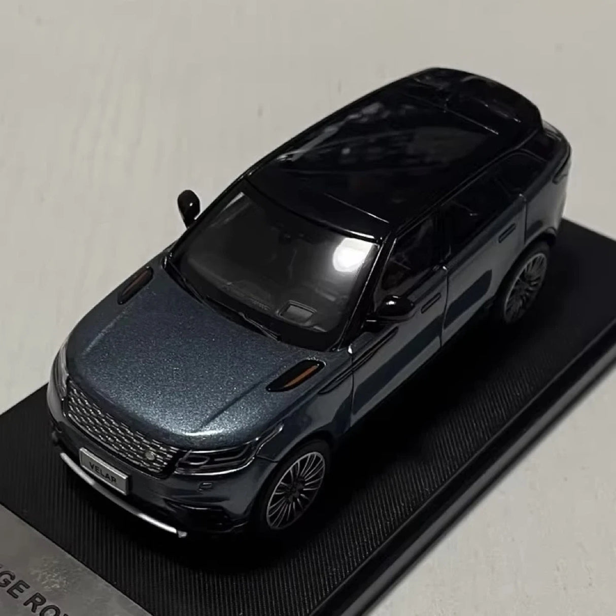 LCD Land Rover 2017 Range Rover Velar Blue 1:43 – Collectible Diecast Model Die-Cast