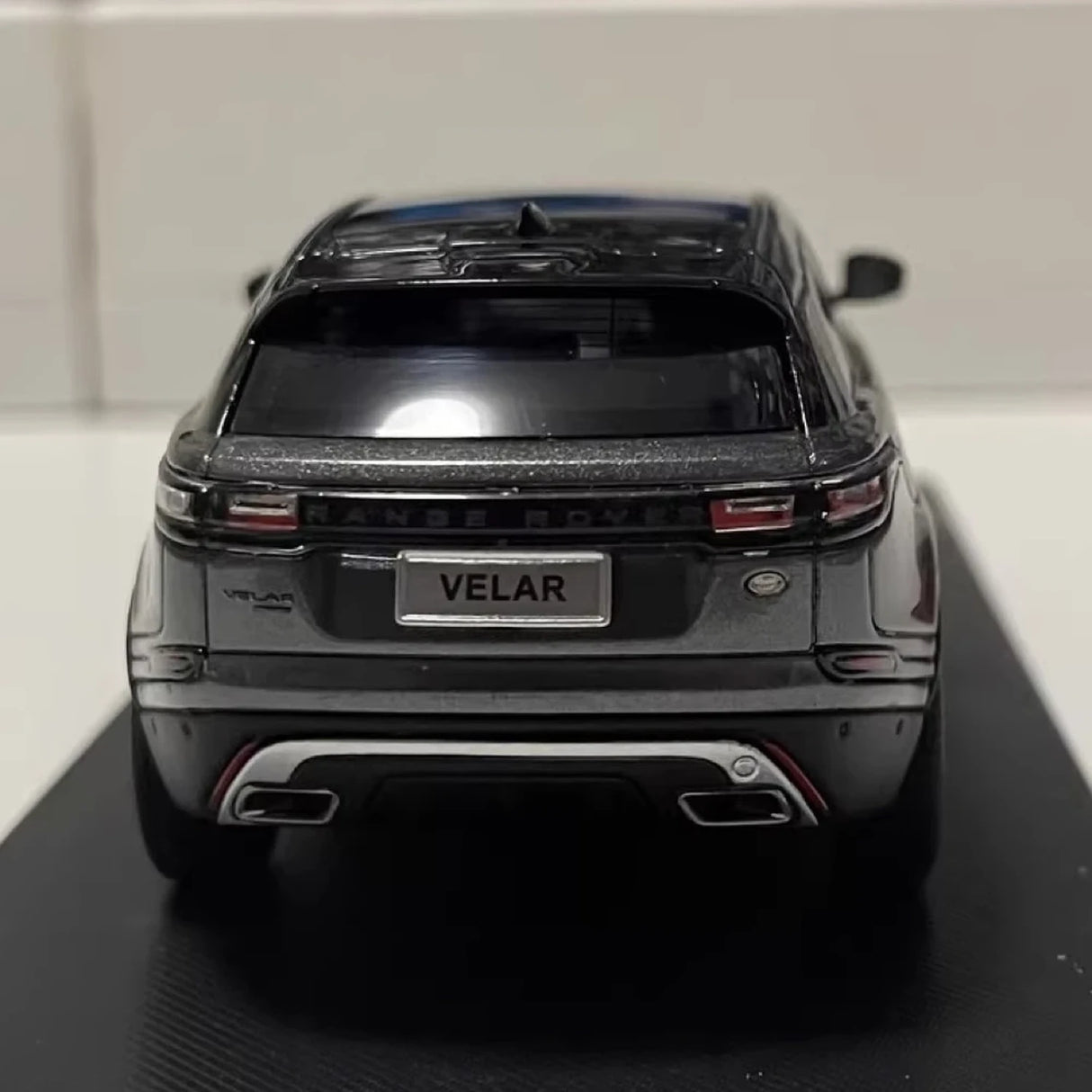 LCD Land Rover 2017 Range Rover Velar Gray 1:43 – Collectible Diecast Model Die-Cast