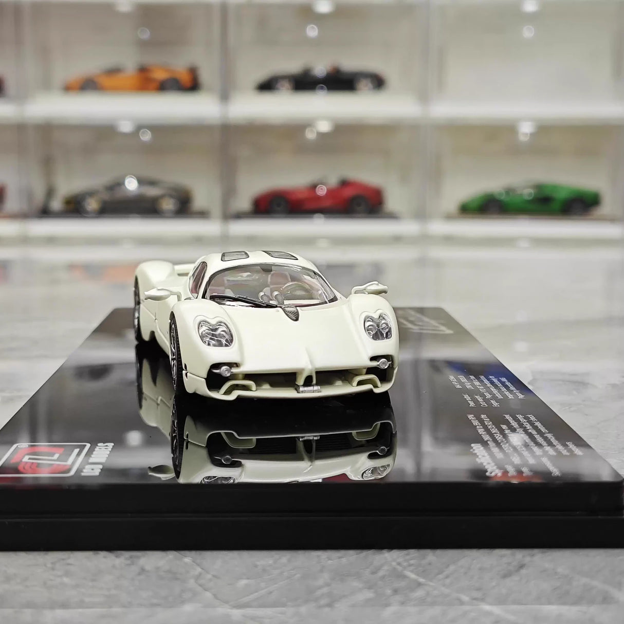 LCD Pagani 2023 Utopia White 1:43 – Collectible Diecast Model Die-Cast