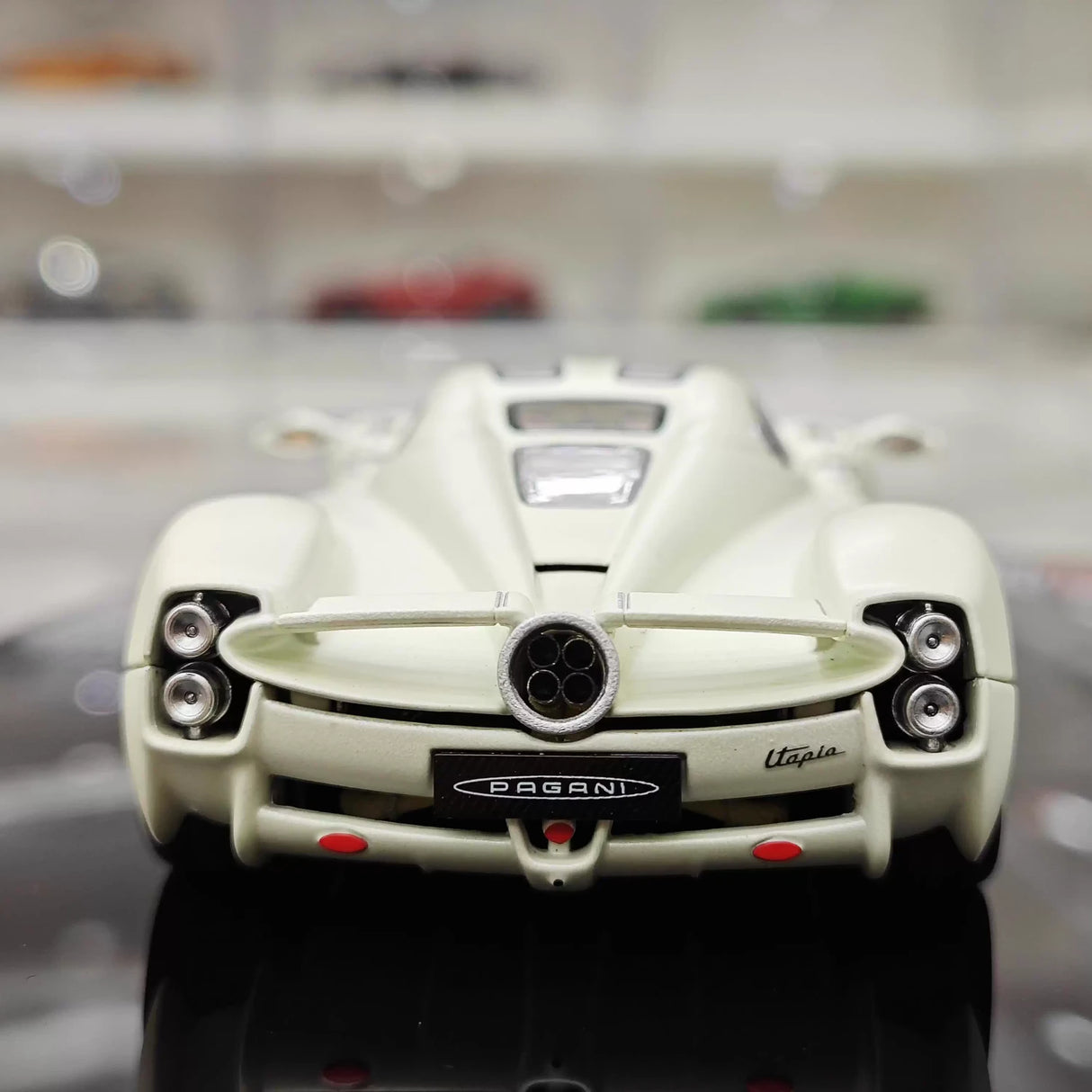 LCD Pagani 2023 Utopia White 1:43 – Collectible Diecast Model Die-Cast
