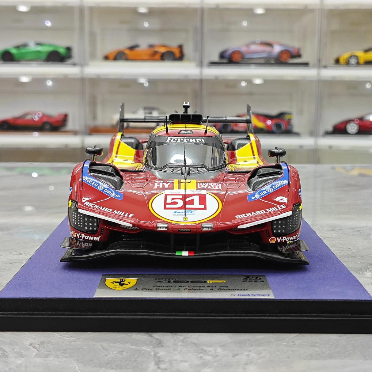Ferrari 2025 499P AF Corse 3° Posto #51 1:18 modello collezionabile in resina 24h Le Mans di Look Smart - vista 1