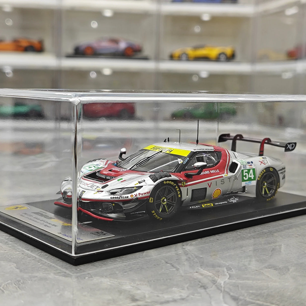 Look Smart Ferrari 2025 296 LMGT3 54 Vista AF Corse 1:43 – keräilyresimalli hartsi