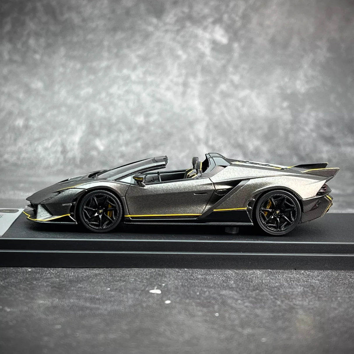 Look Smart Lamborghini 2023 Autentica Gray 1:43 – Collectible Resin Model Resin