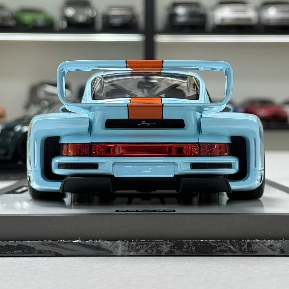 MCM Porsche 2023 911 Singer DLS Turbo Gulf Low Wing 1:18 – Verzamelbare resin modelresin
