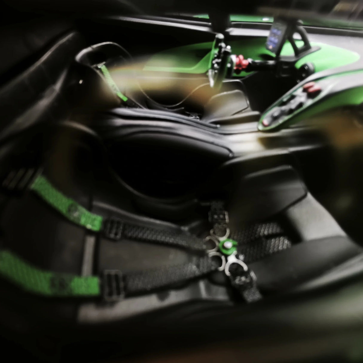 MR Collection Bugatti 2021 Bolide Green 1:18 – samlarobjekt resinmodellresin