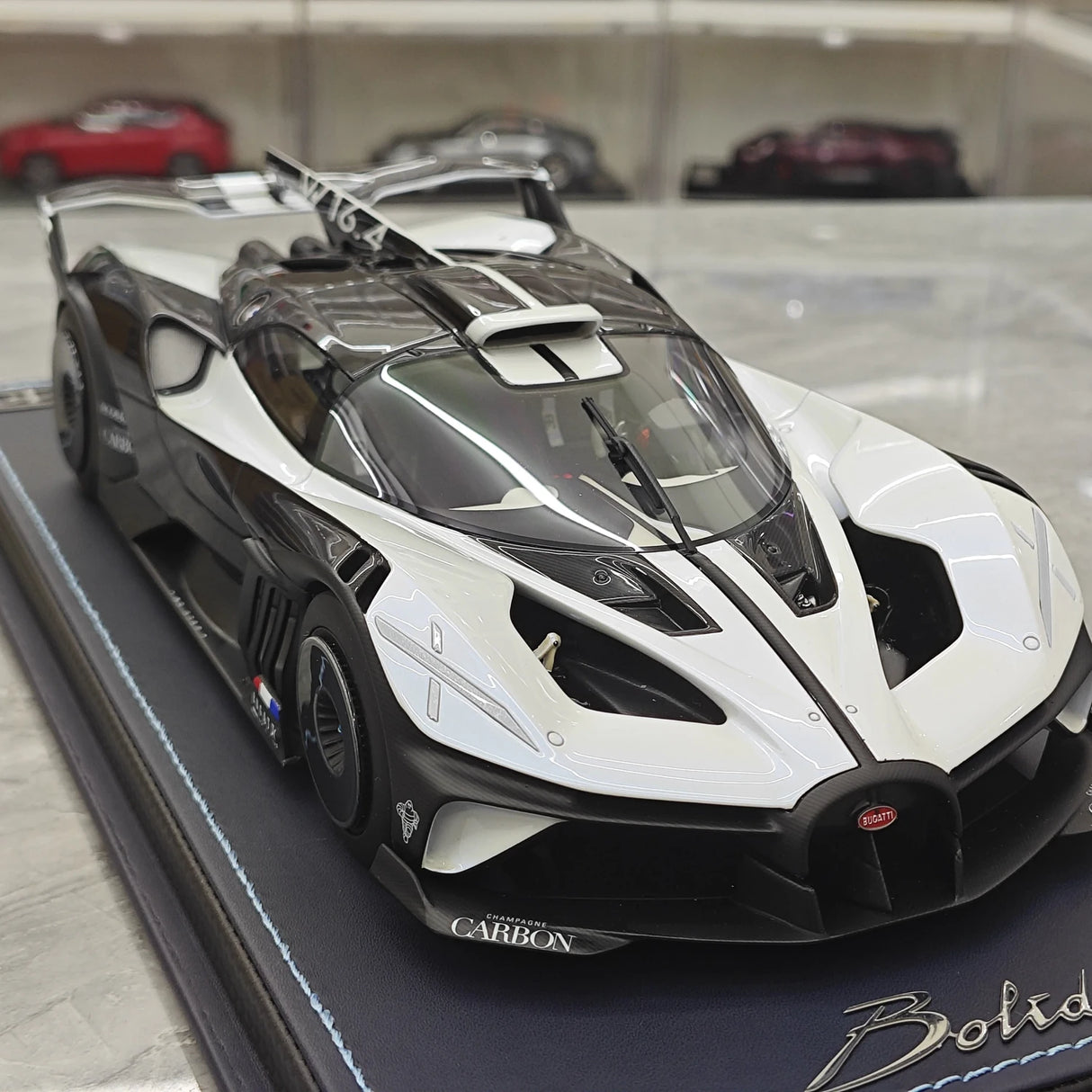 MR Collezione Bugatti 2021 Bolide White 1:18 – Resina modello in resina collezionabile (MR Collection)