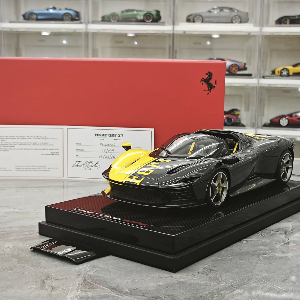 MR Collection Ferrari 2023 Daytona SP3 599+1 Giallo Modena Shiny Carbon 1:18 – Collectible resin Model resin