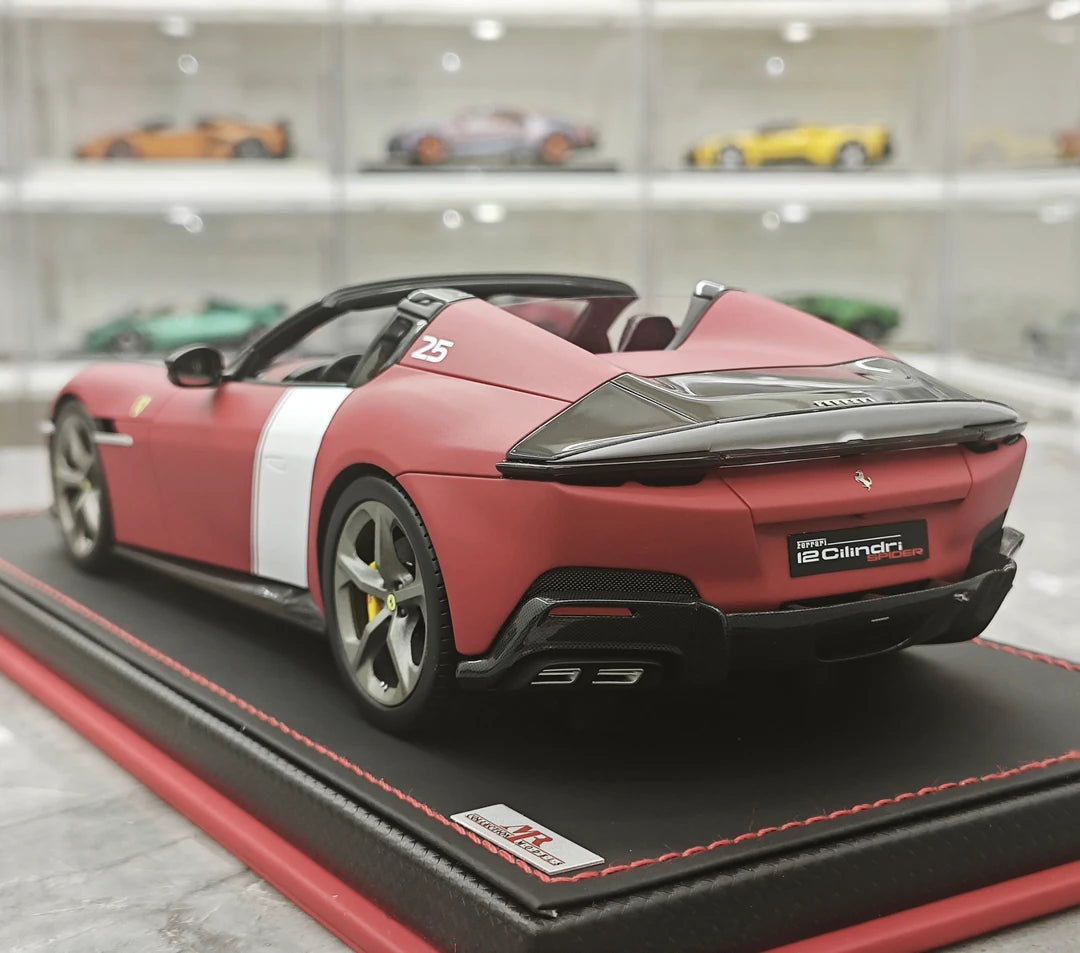 MR Collezione Ferrari 2024 12Cilindri Spider Rosso Corsa 1:18 – Modello in resina collezionabile (MR Collection)