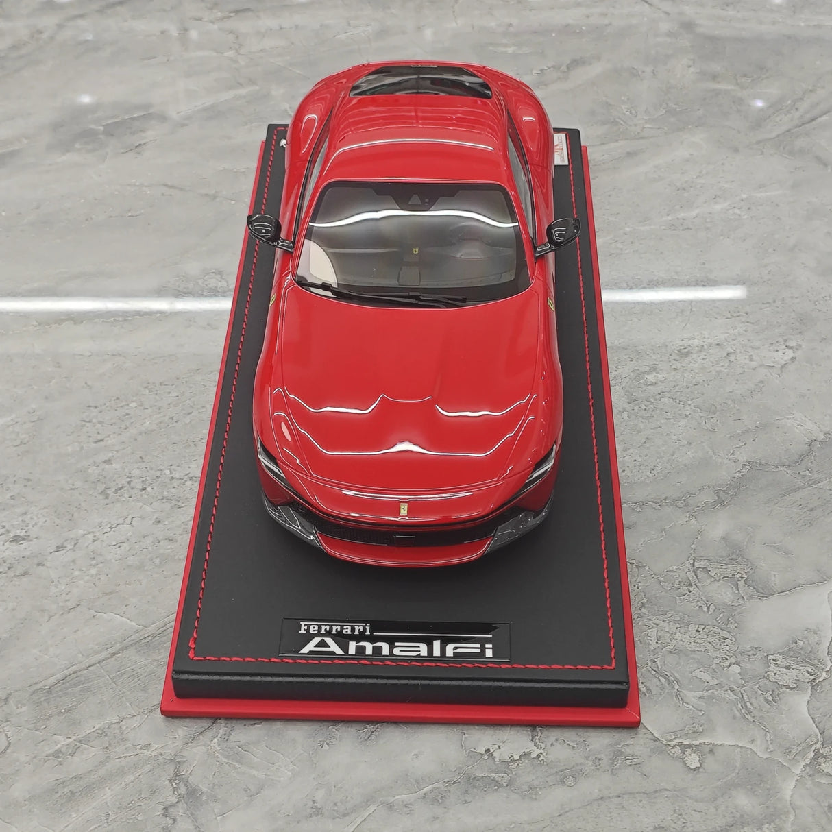 MR Collezione Ferrari 2025 Amalfi Coupe Rosso Corsa 1:18 – Modello in resina collezionabile (MR Collection)