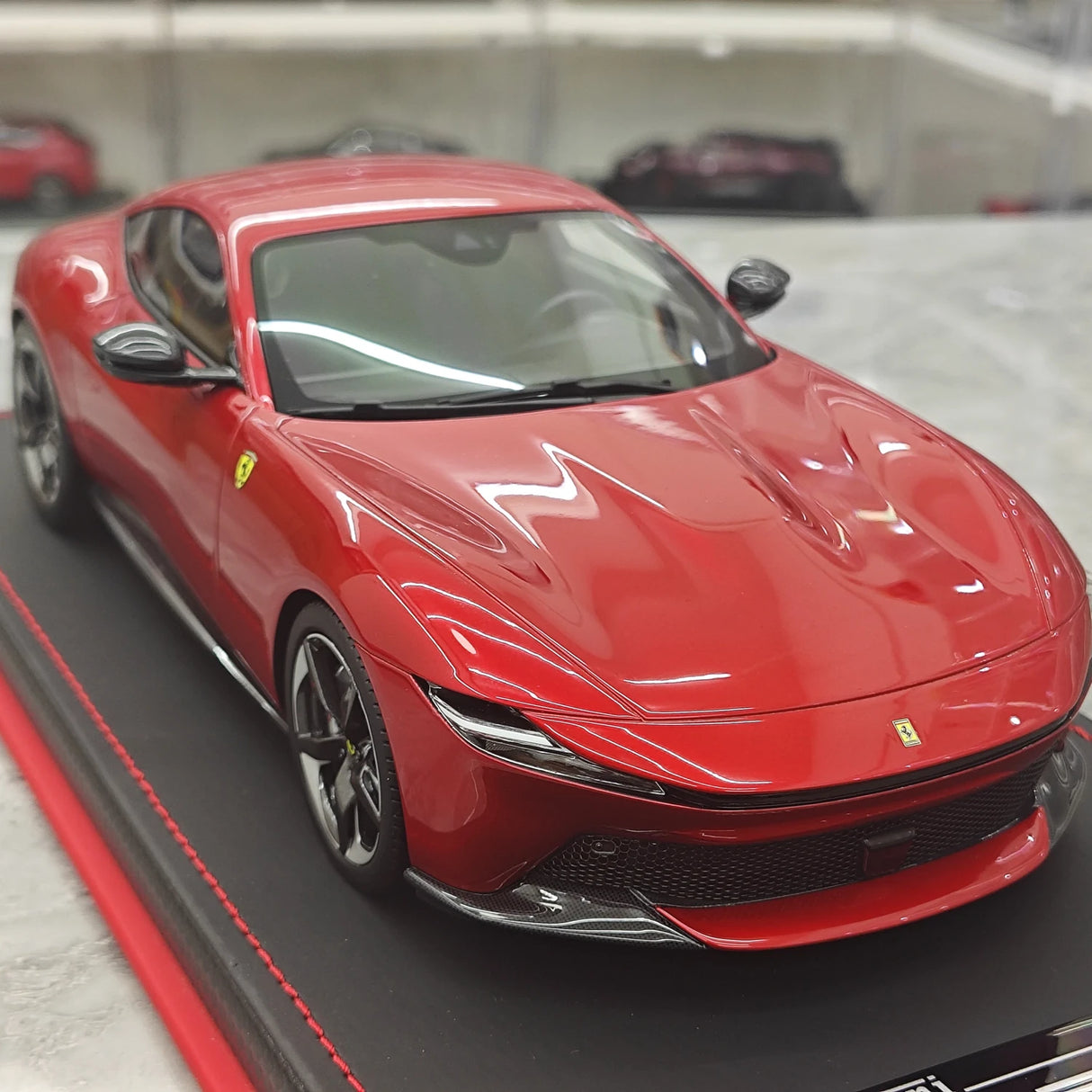 MR Collezione Ferrari 2025 Amalfi Coupe Rosso Portofino 1:18 – Modello in resina collezionabile (MR Collection)