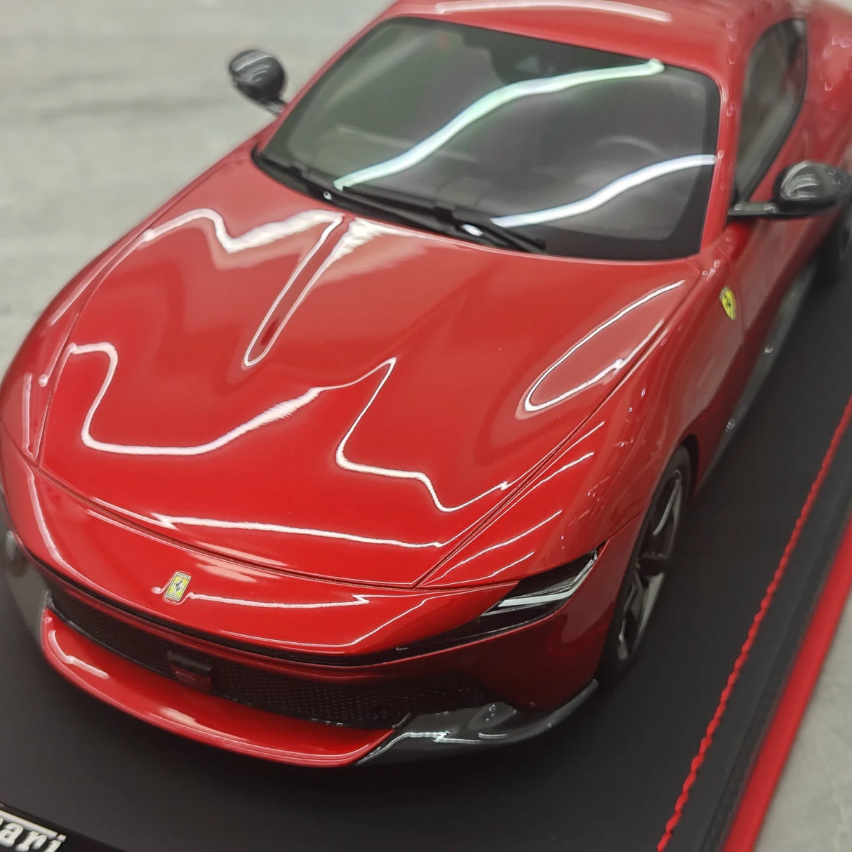 MR Collezione Ferrari 2025 Amalfi Coupe Rosso Portofino 1:18 – Modello in resina collezionabile (MR Collection)