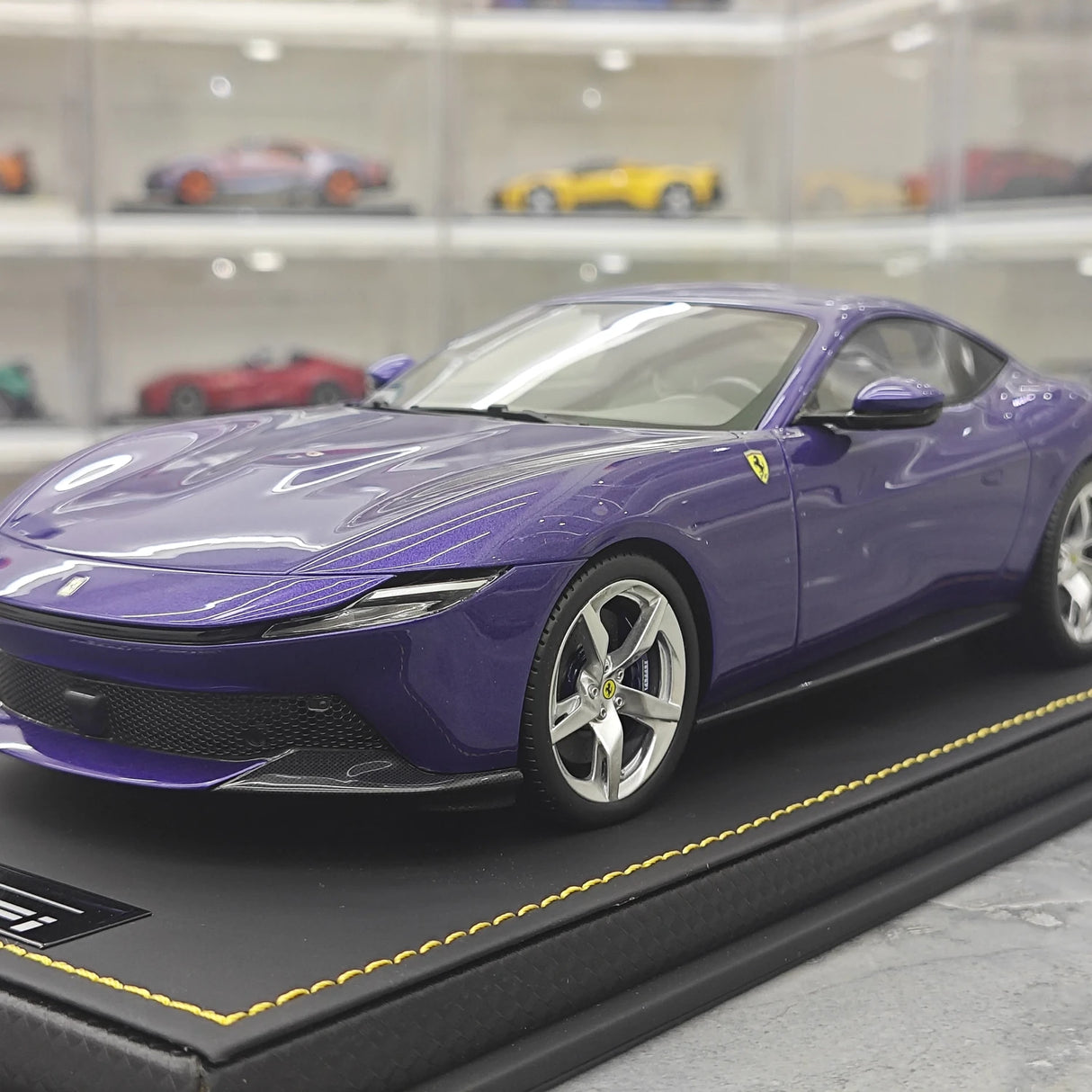 MR Collezione Ferrari 2025 Amalfi Coupé Violetto Dino 1:18 – Modello in resina collezionabile (MR Collection)