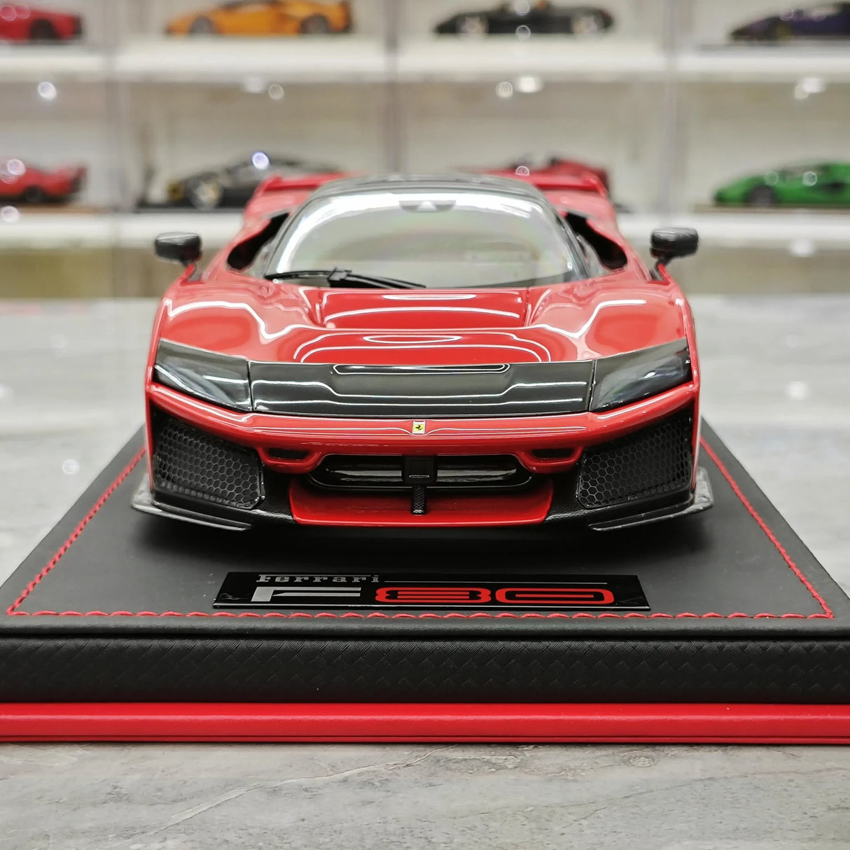 MR Collezione Ferrari 2025 F80 Coupe Rosso Supercar 1:18 – Modello in resina collezionabile (MR Collection)