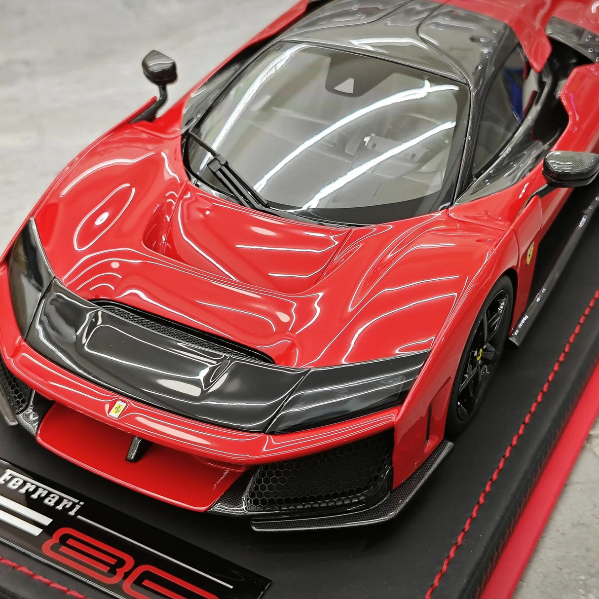 MR Collezione Ferrari 2025 F80 Coupe Rosso Supercar 1:18 – Modello in resina collezionabile (MR Collection)
