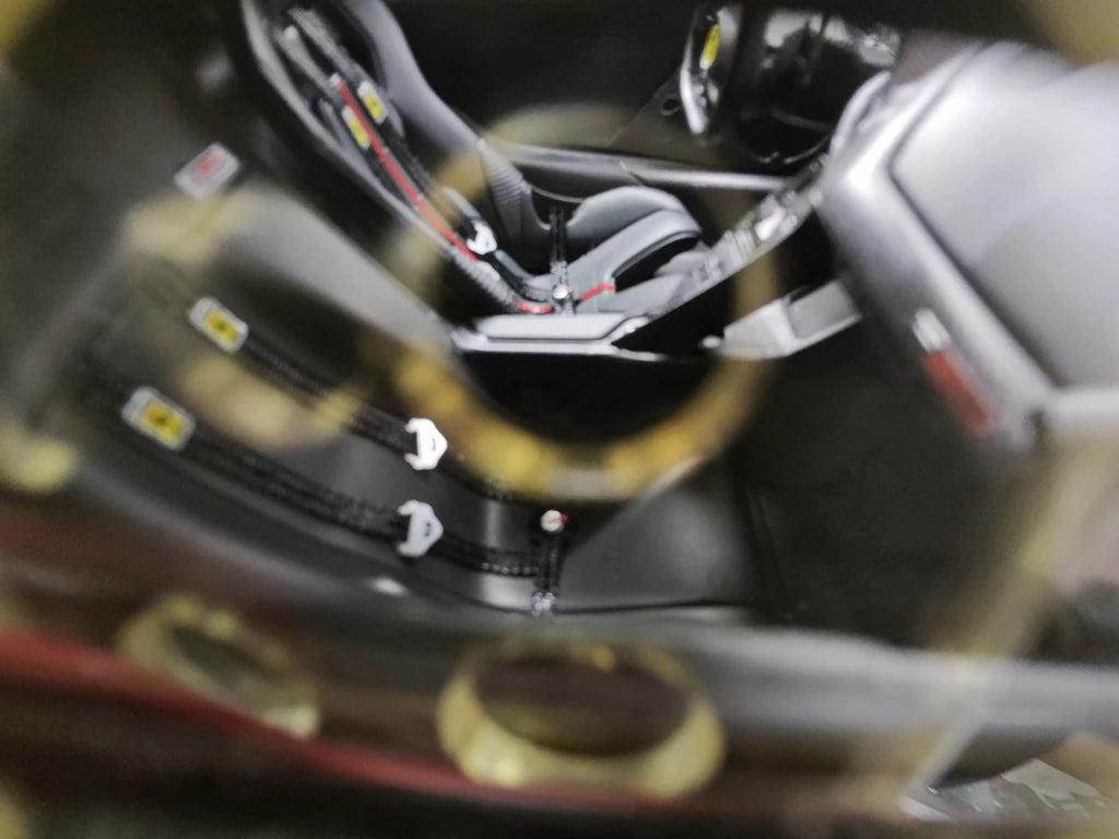 MR Collezione Ferrari 2025 F80 Coupe Rosso Supercar 1:18 – Modello in resina collezionabile (MR Collection)