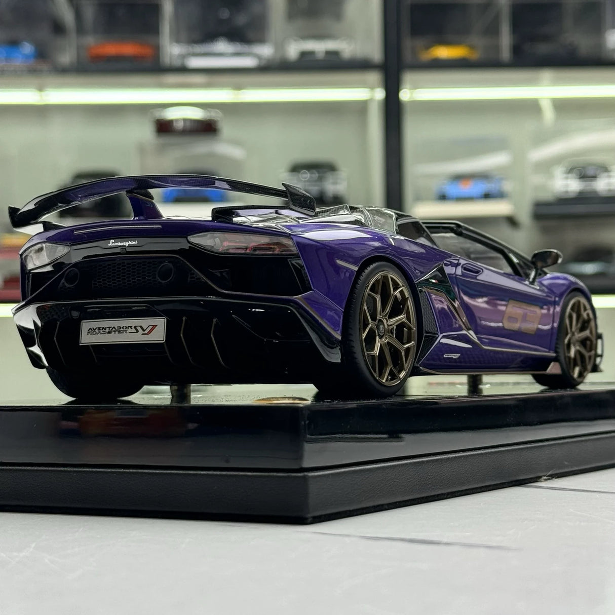 MR Collection Lamborghini 2018 Aventador SVJ Purple 1:18 – Collectible Resin Model Resin