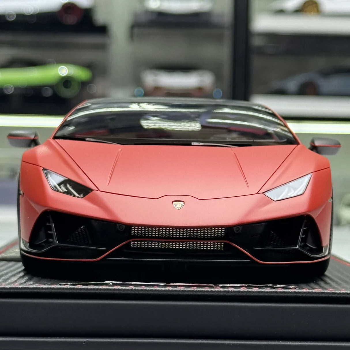 مجموعة MR Lamborghini 2019 هوراكان EVO أورانج 1:18 – راتنج نموذجي قابل للجمع (MR Collection)