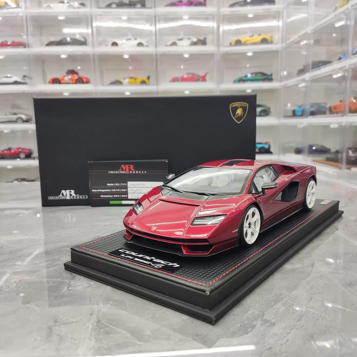 مجموعة MR Lamborghini 2021 Countach LPI 800-4 Red 1:18 – راتنج نموذج قابل للجمع (MR Collection)