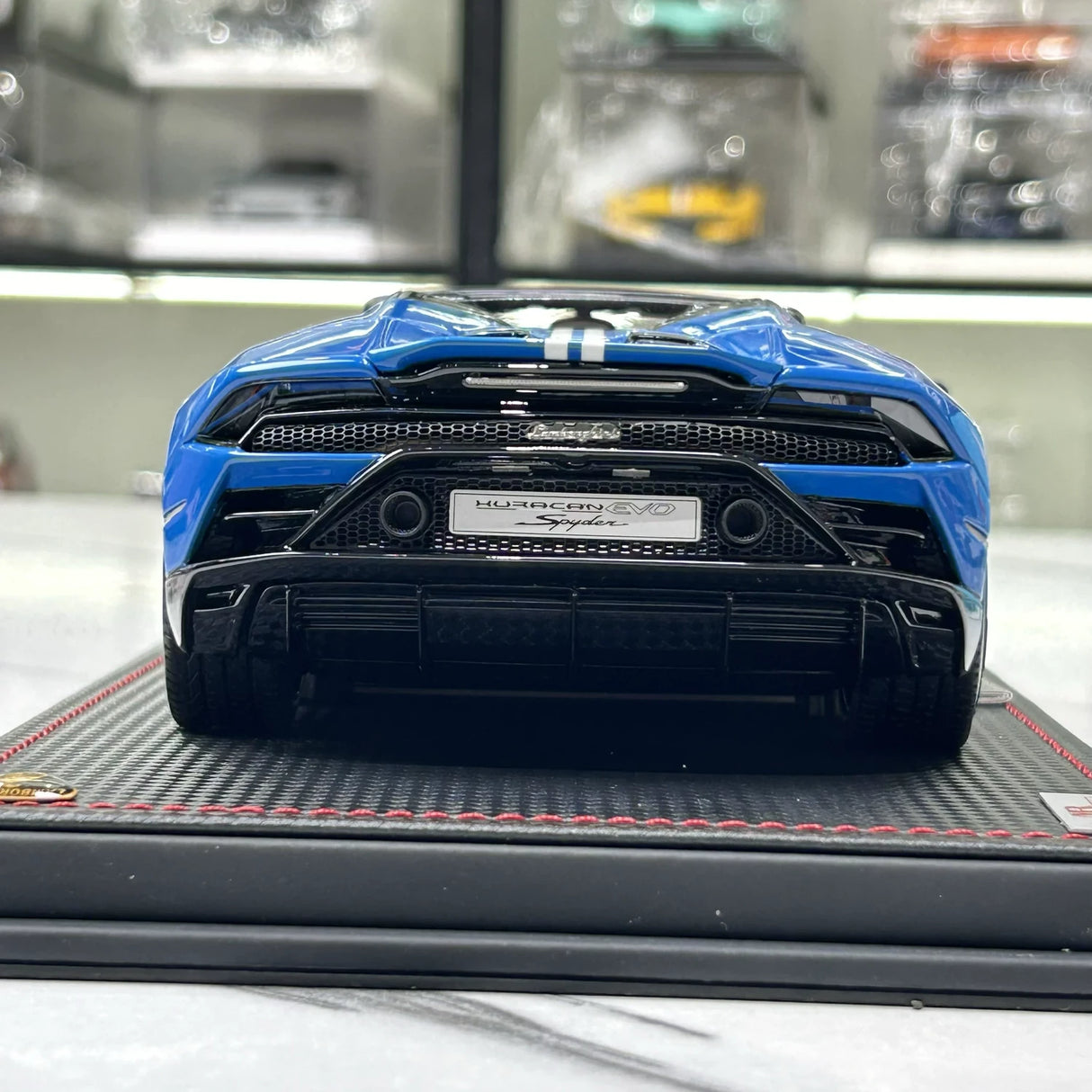 MR -kokoelma Lamborghini 2023 Huracan EVO Spyder 60-vuotisjuhla 1:18 – keräilyhartsimalli (MR Collection)
