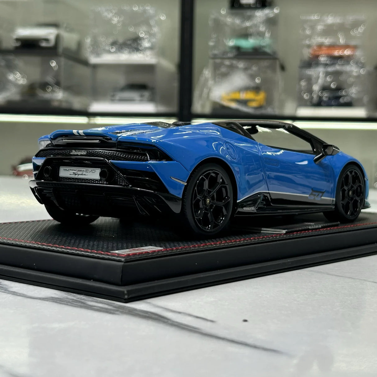 MR -kokoelma Lamborghini 2023 Huracan EVO Spyder 60-vuotisjuhla 1:18 – keräilyhartsimalli (MR Collection)