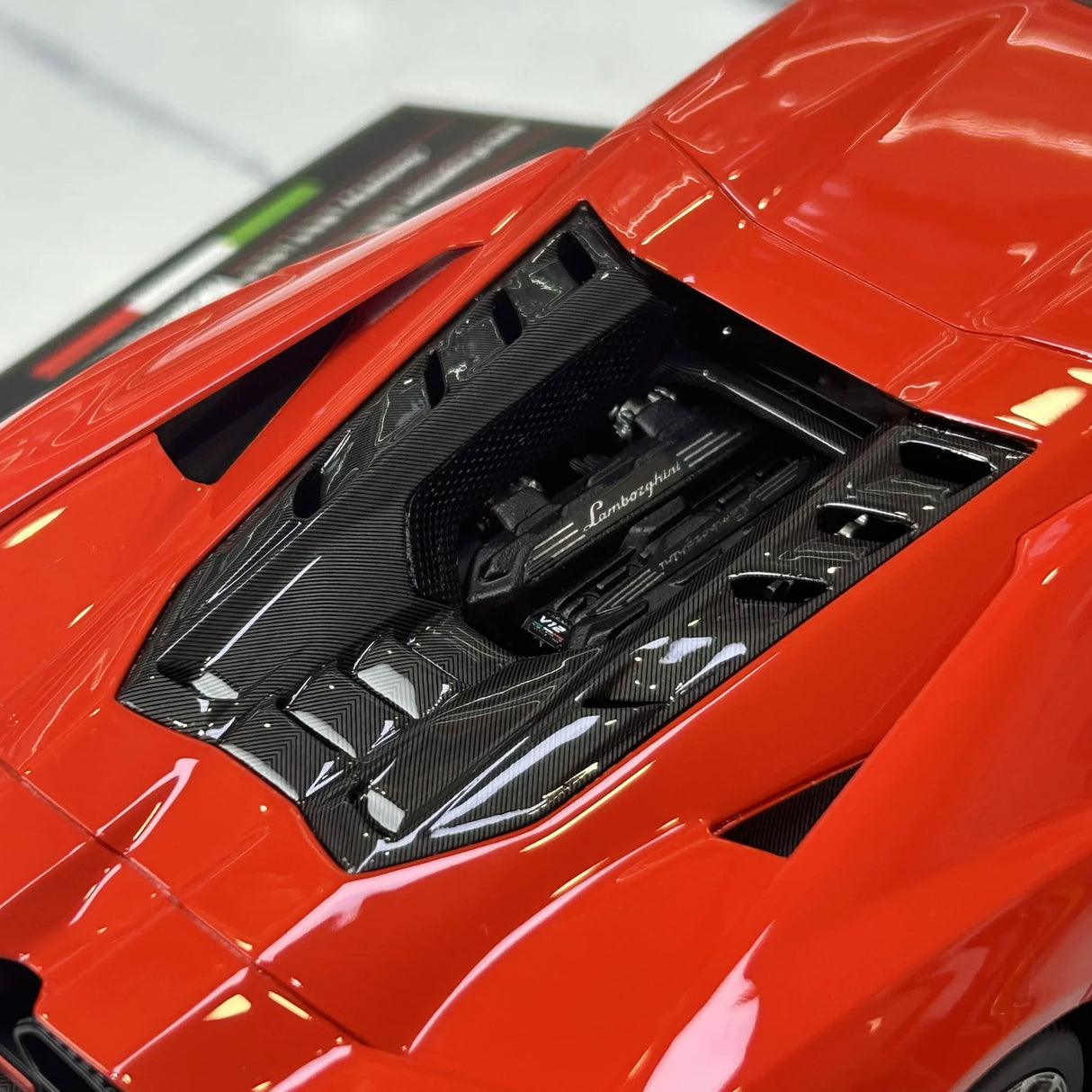 مجموعة MR Lamborghini 2024 Revuelto أورانج 1:18 – نموذج راتنج قابل للجمع (MR Collection)