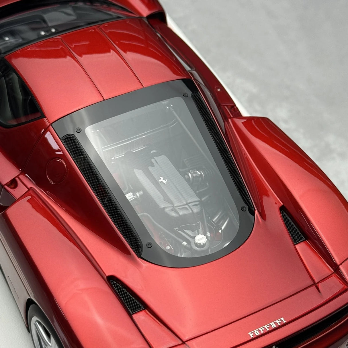 MW Modell Ferrari 2002 Enzo Metal Red 1:18 – Sammelobjekt-Harz-Modellharz