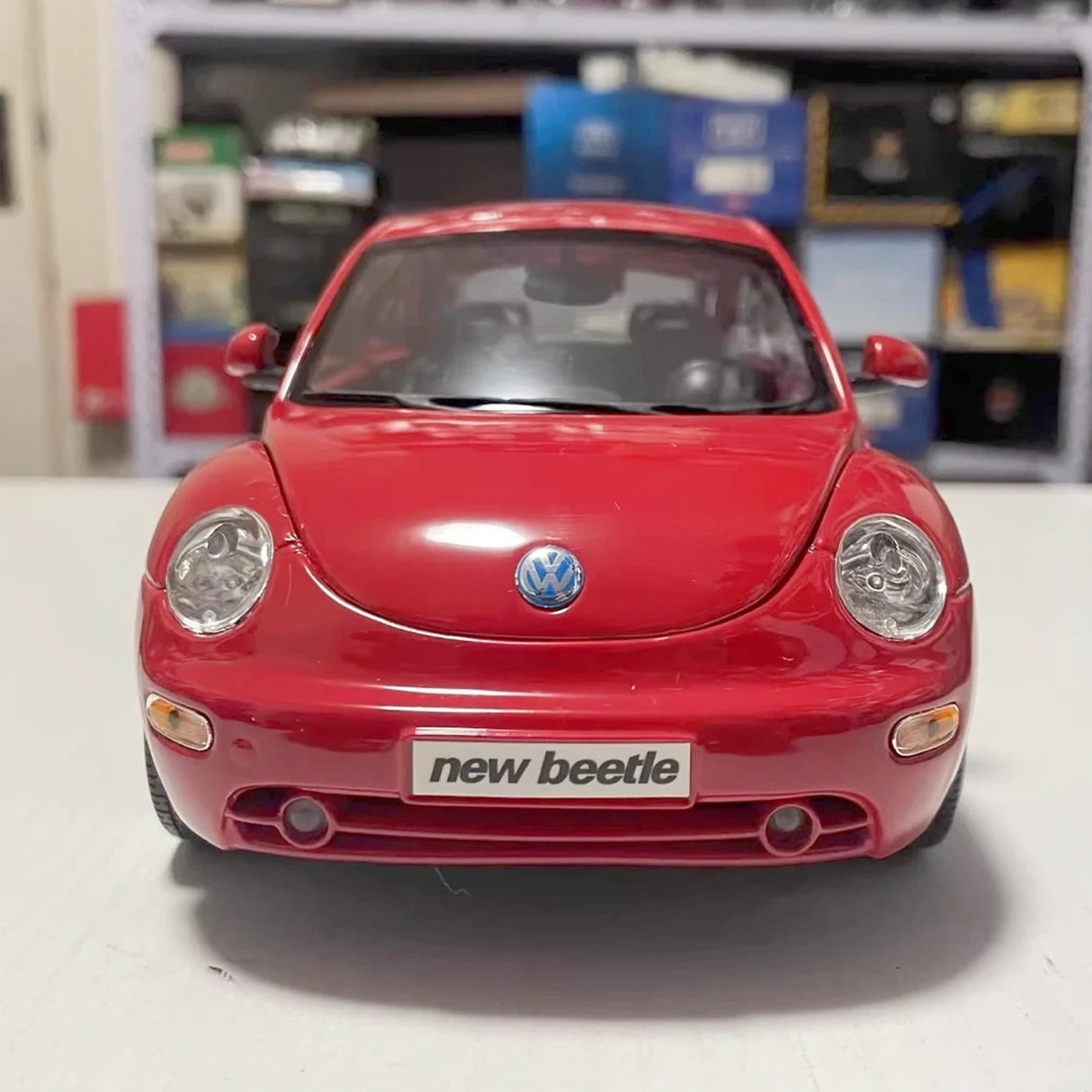 Maisto Volkswagen 1998 Beetle Red 1:18 – Diecast Display Model Die-Cast