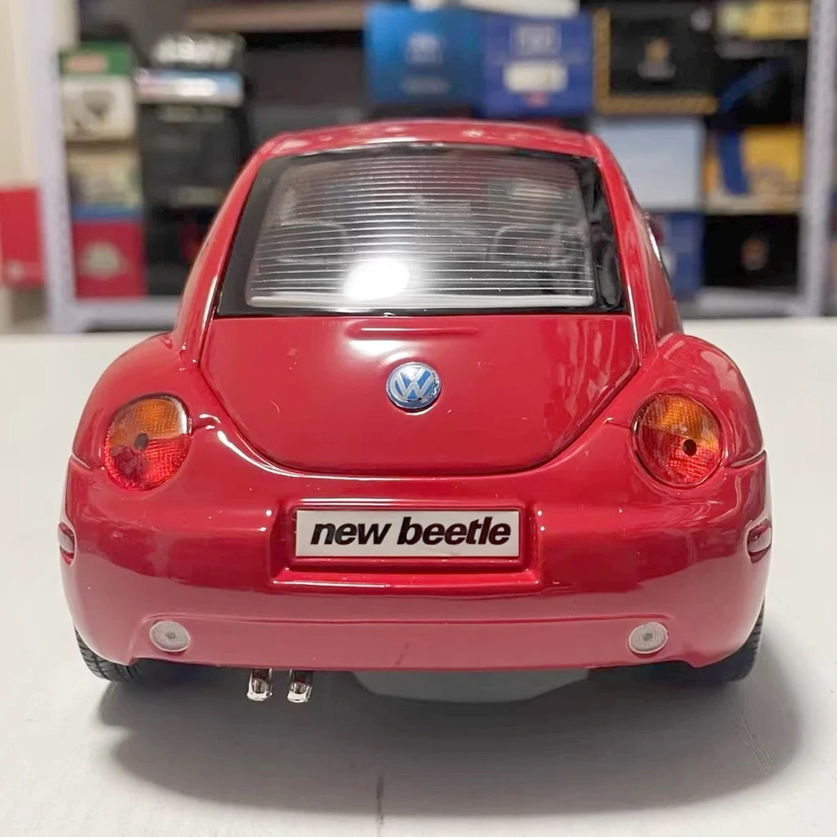 Maisto Volkswagen 1998 Beetle Red 1:18 – Diecast Display Model Die-Cast