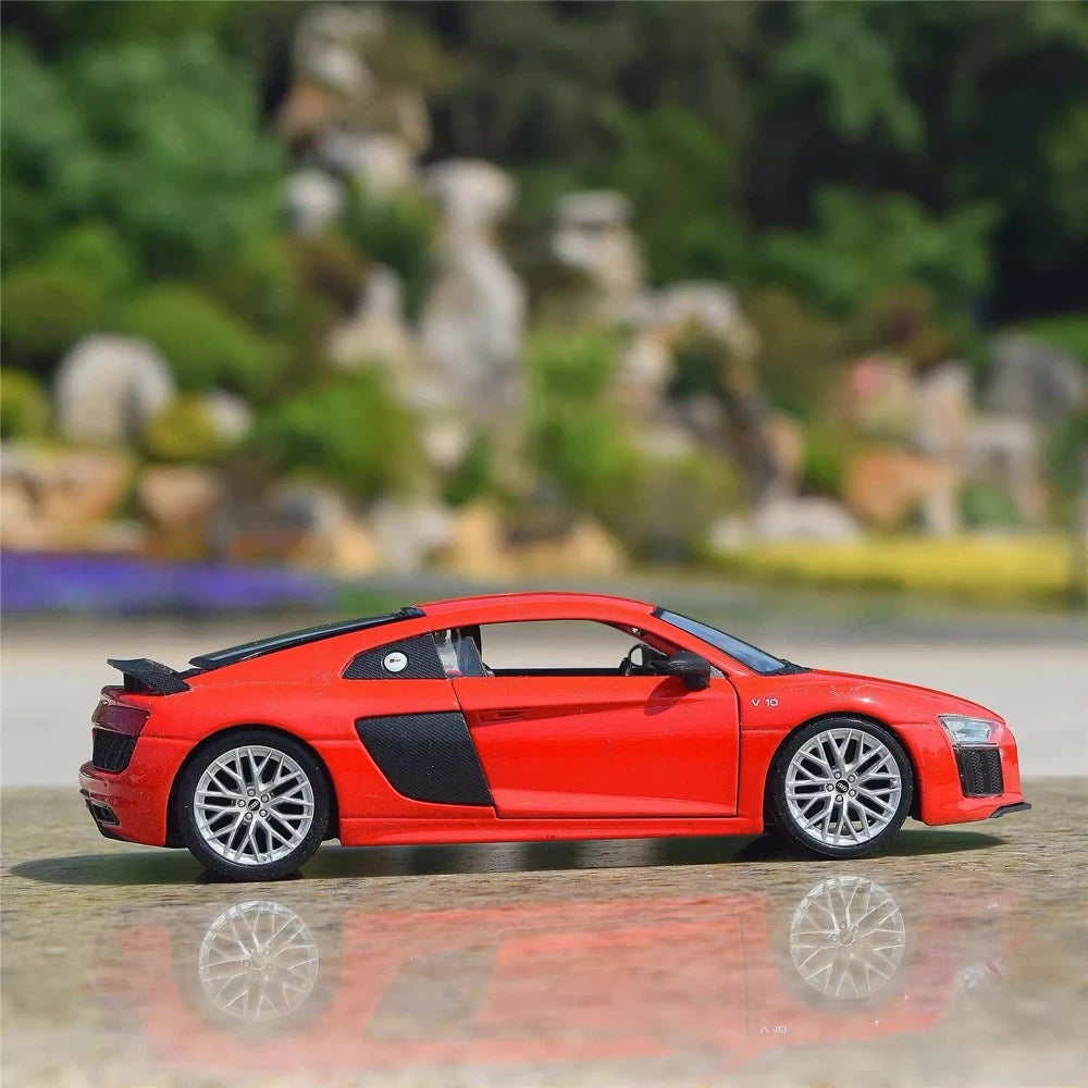 Maisto Audi 2016 R8 V10 Plus Red 1:24 – valuvalettu näyttömalli