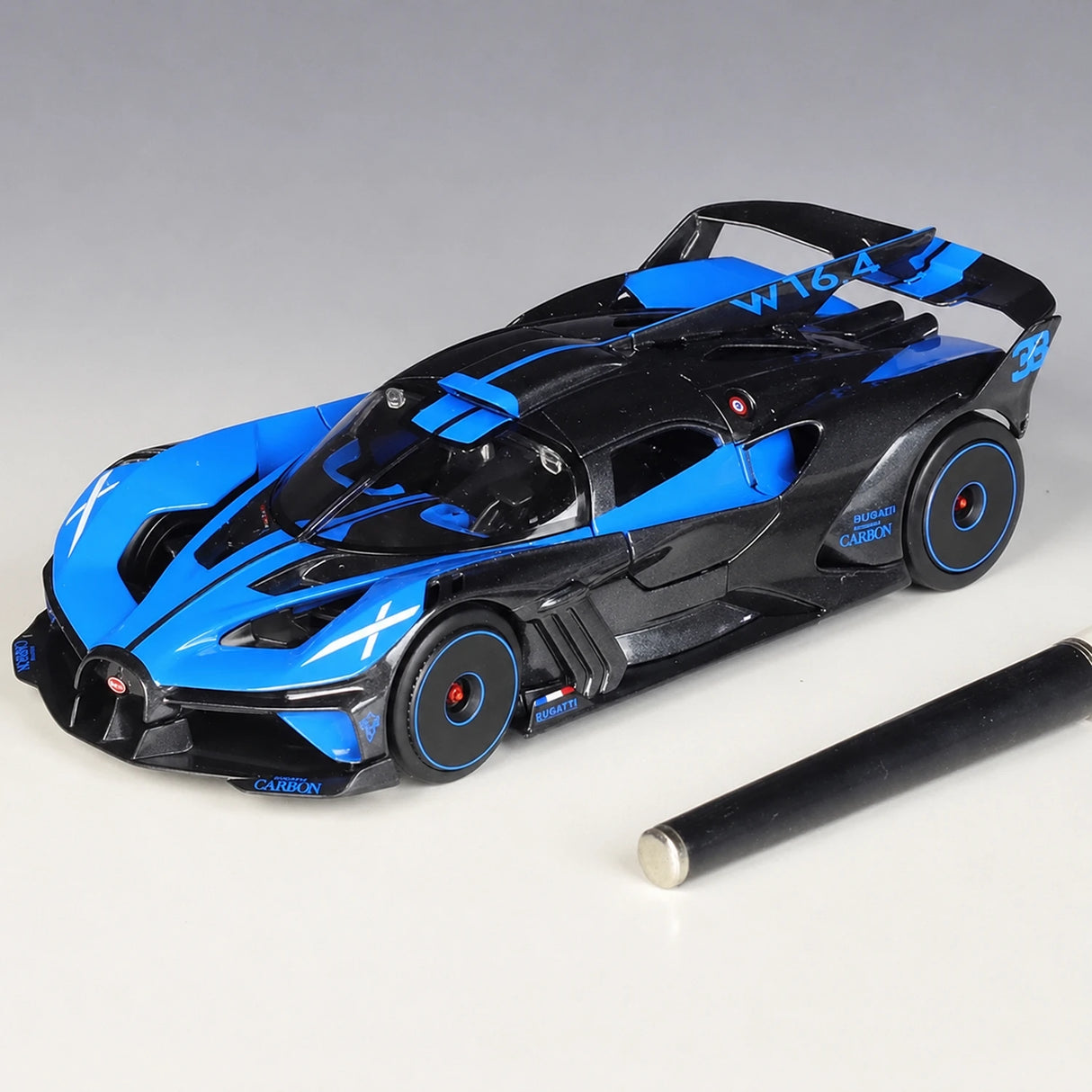 Maisto Bugatti 2021 Bolide Blue 1:24 – Diecast Display Model Die-Cast