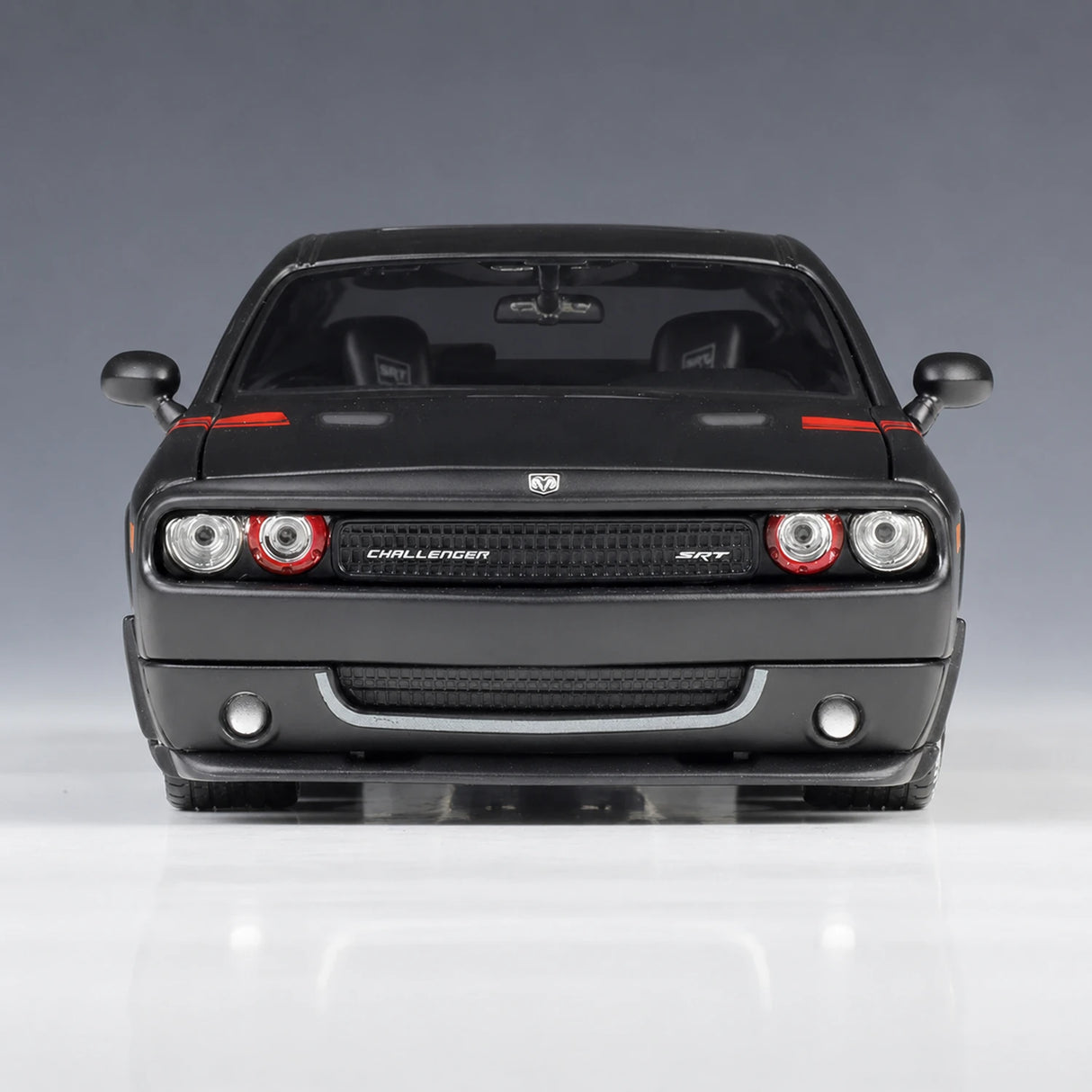 مايستو Dodge 2008 تشالنجر SRT8 بلاك 1:24 – نموذج عرض مصبوب، قالب