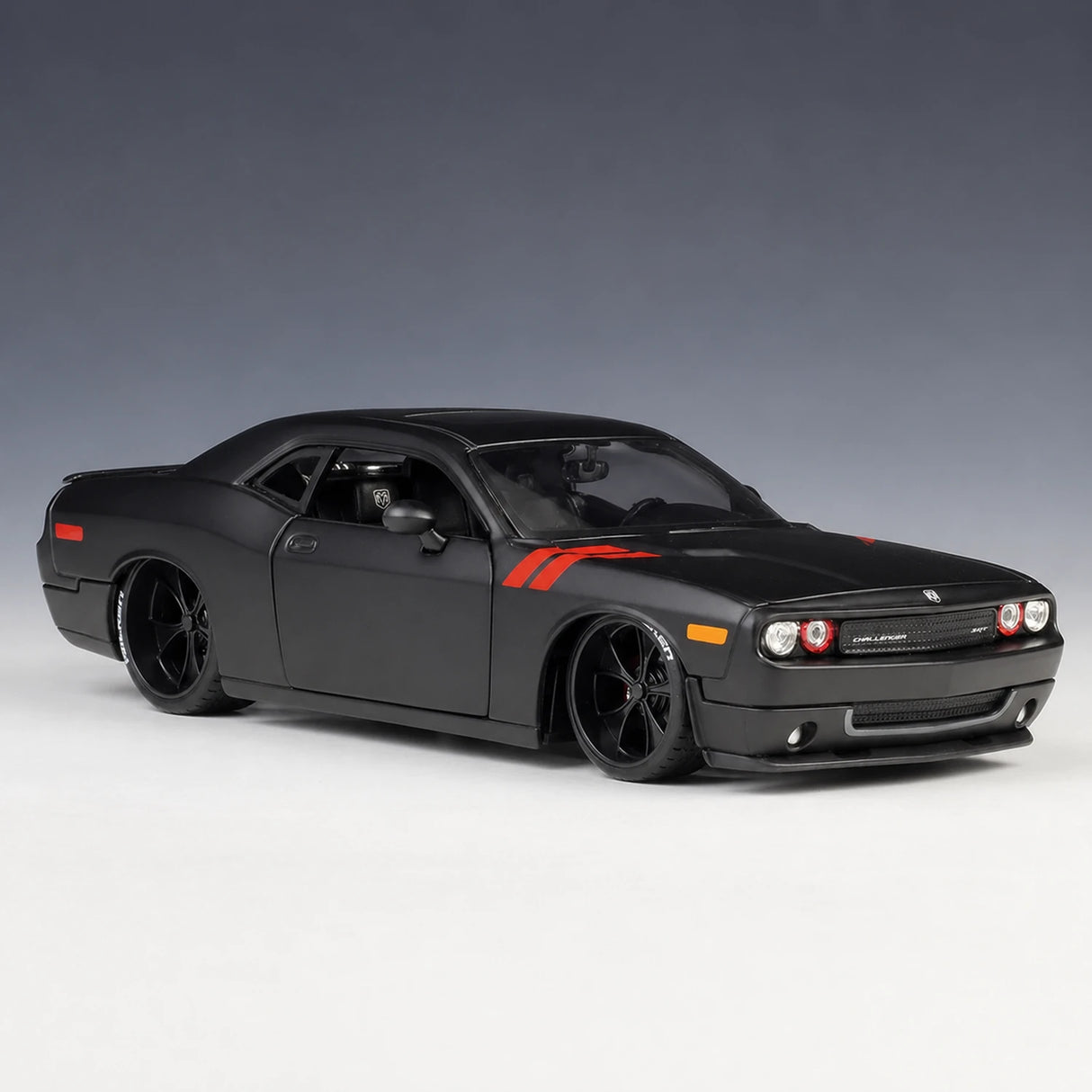 مايستو Dodge 2008 تشالنجر SRT8 بلاك 1:24 – نموذج عرض مصبوب، قالب