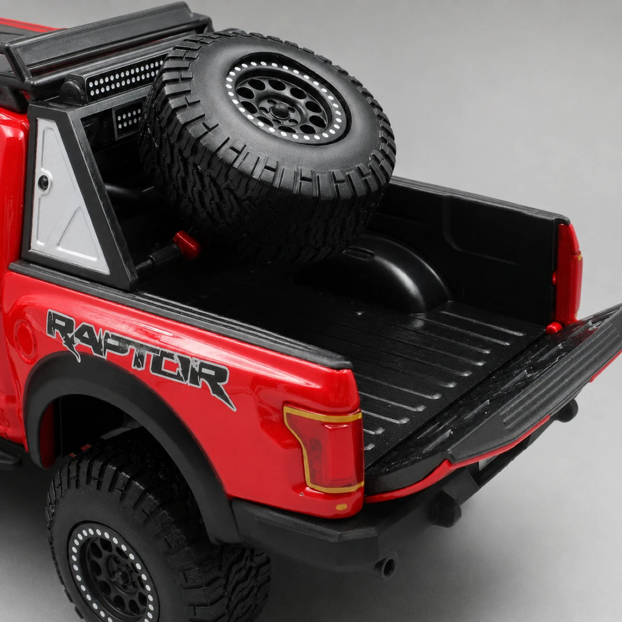 Maisto Ford 2020 F-150 Raptor Off-Road Red 1:24 – Diecast Display Model Die-Cast