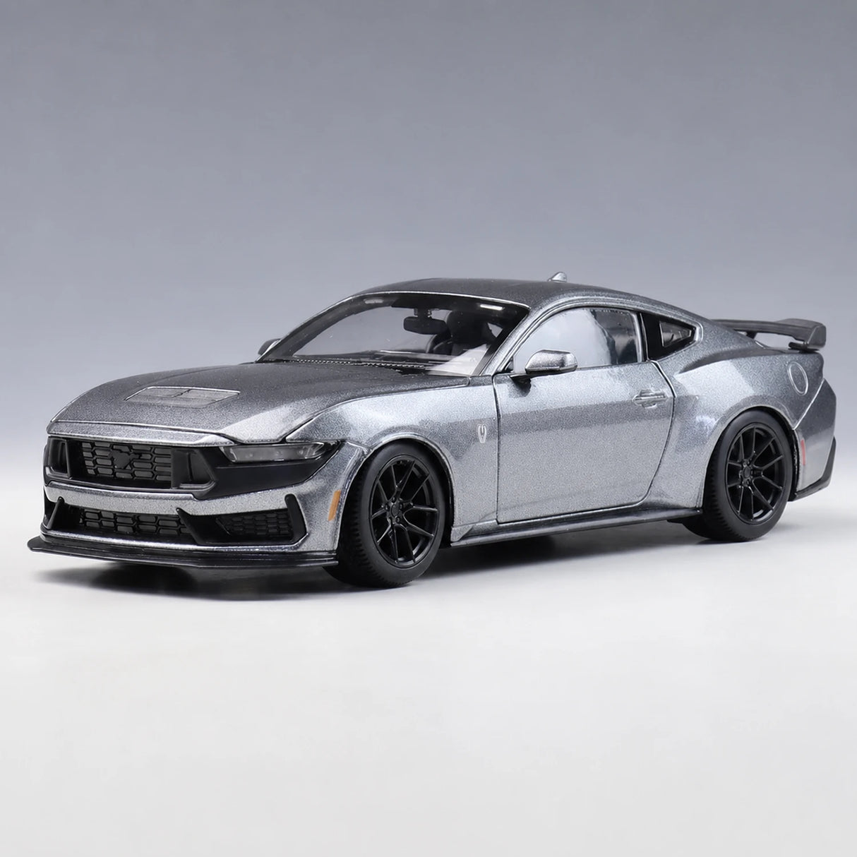Maisto Ford 2024 Mustang Dark Horse Gray 1:24 – valuvalumalli